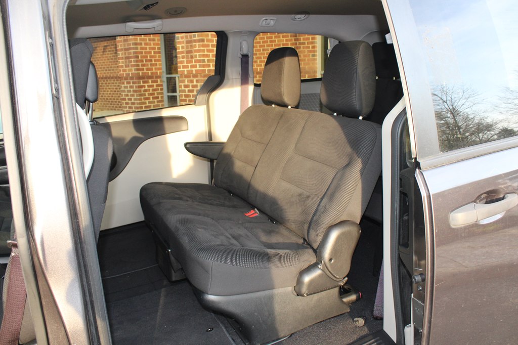 Photo 9 of this DODGE GRAND CARAVAN