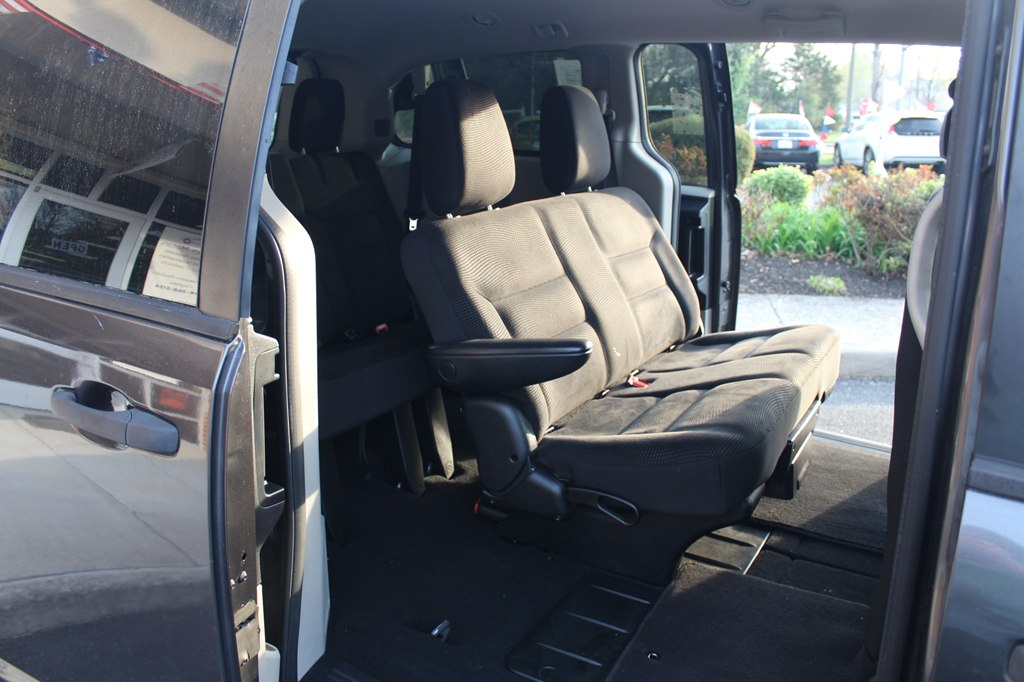 Photo 11 of this DODGE GRAND CARAVAN