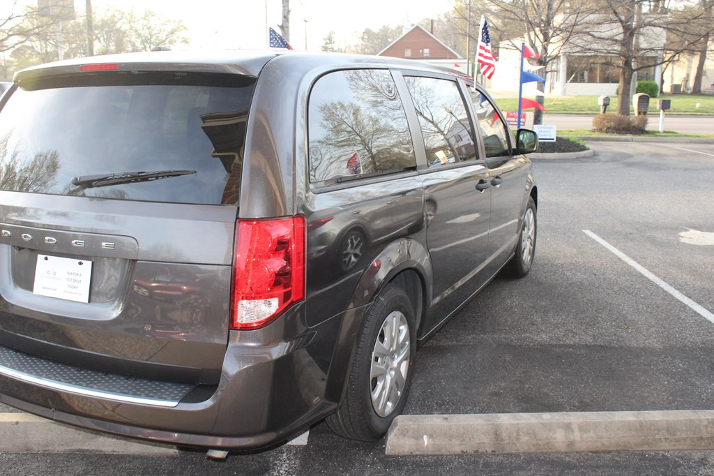 Photo 5 of this DODGE GRAND CARAVAN