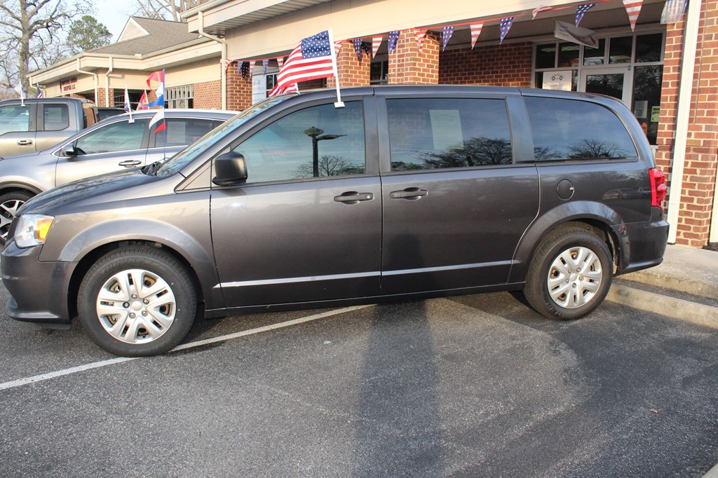 Photo 2 of this DODGE GRAND CARAVAN