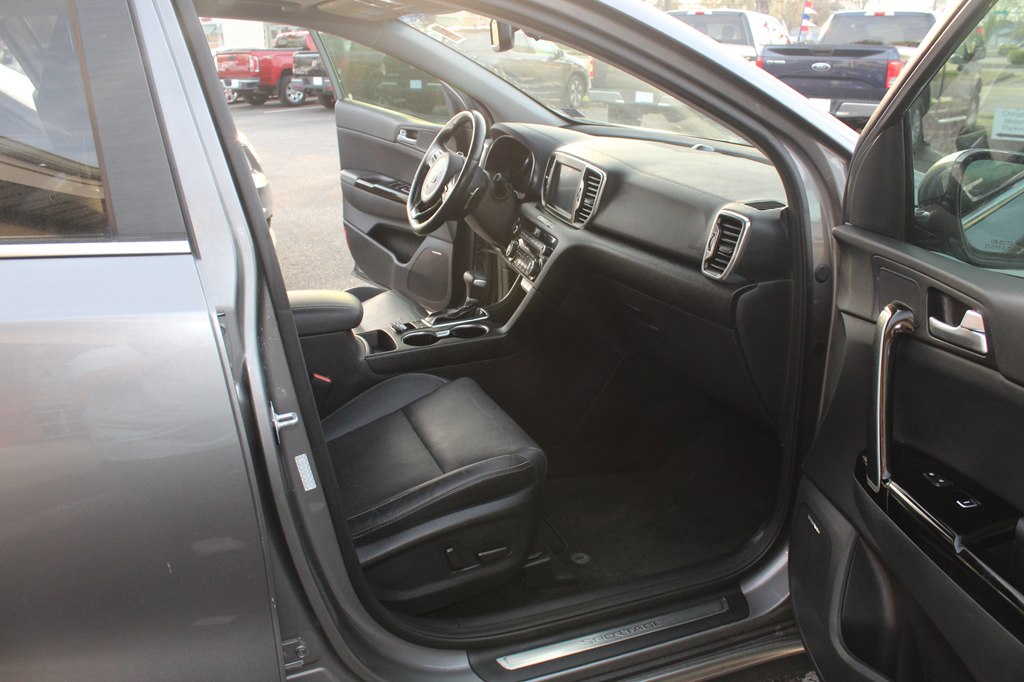 Photo 11 of this KIA SPORTAGE