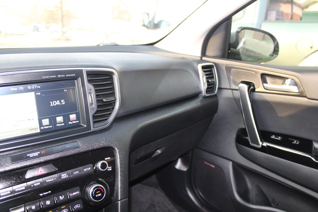 Photo 16 of this KIA SPORTAGE