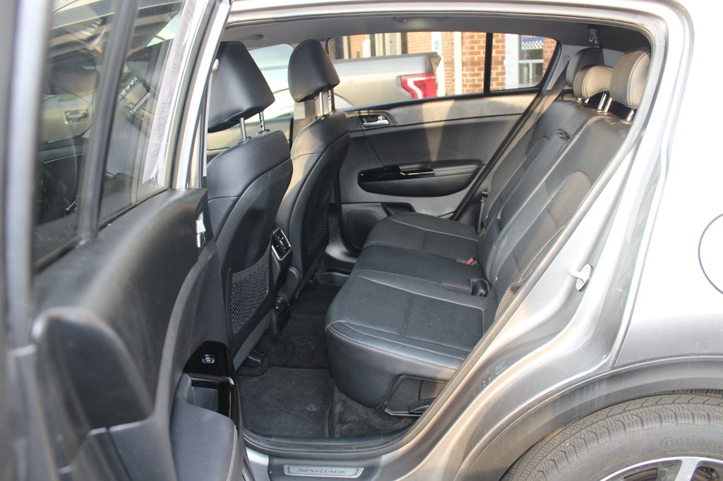 Photo 8 of this KIA SPORTAGE