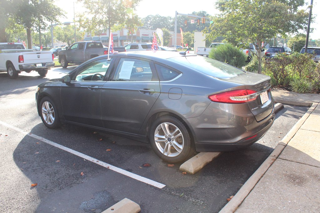 Photo 4 of this FORD FUSION