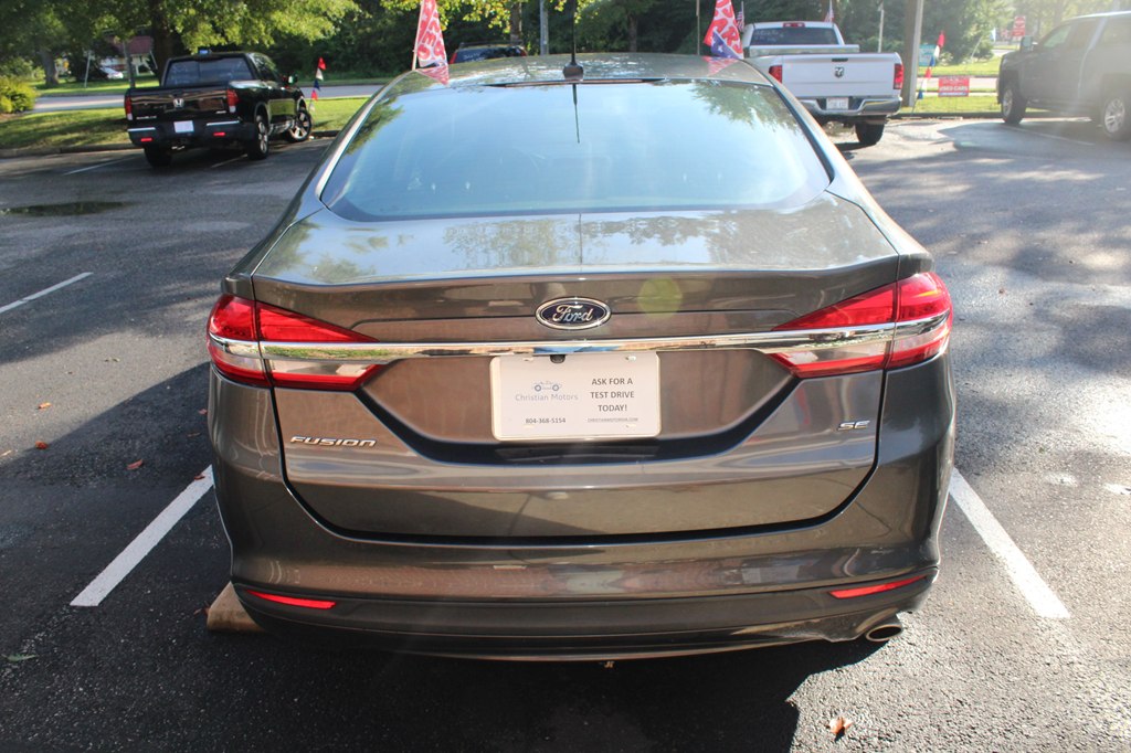 Photo 5 of this FORD FUSION