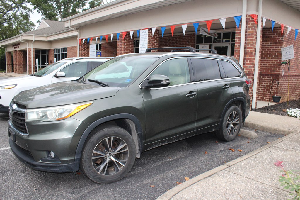 Photo 3 of this TOYOTA HIGHLANDER