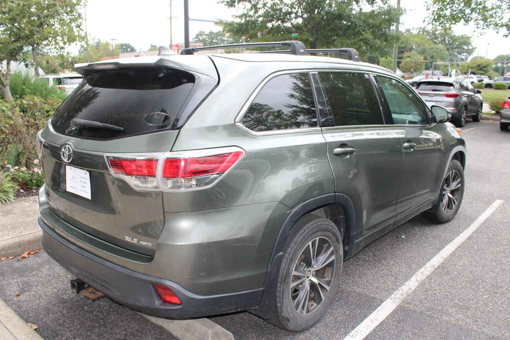 Photo 6 of this TOYOTA HIGHLANDER