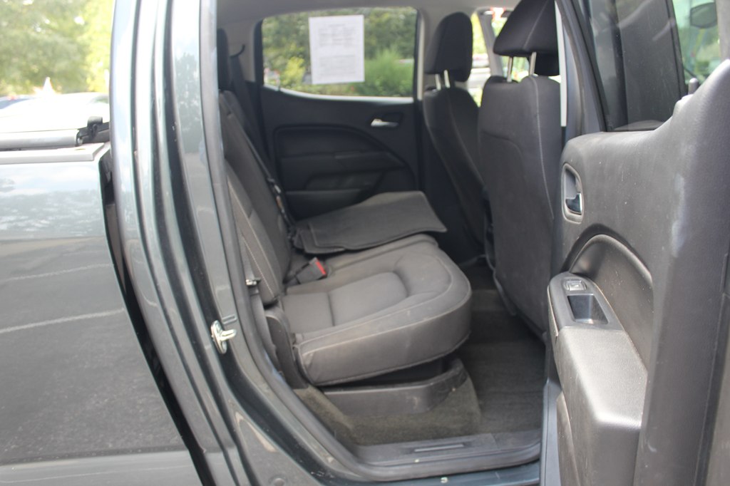 Photo 11 of this CHEVROLET COLORADO