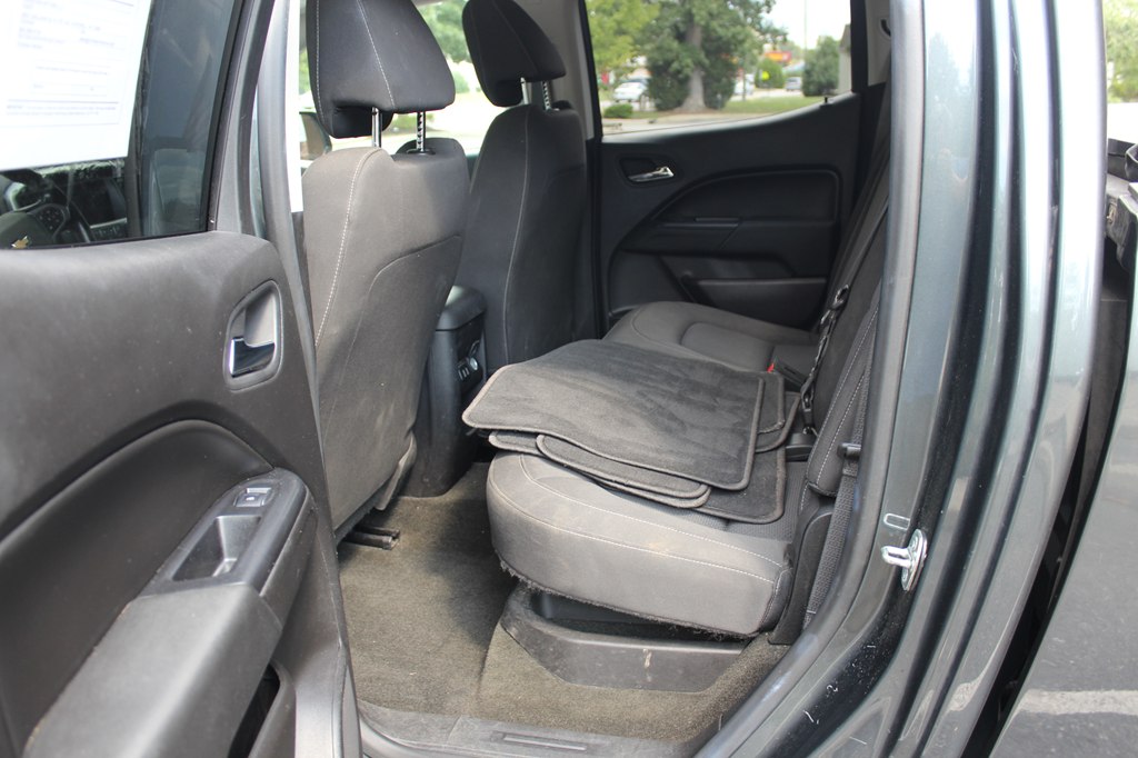 Photo 10 of this CHEVROLET COLORADO