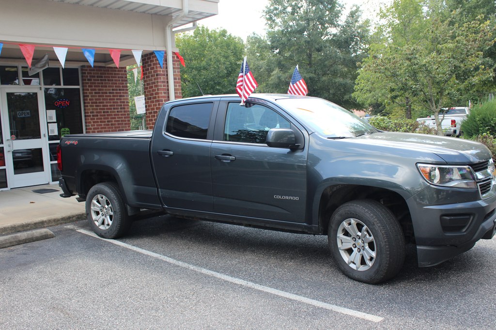 Photo 7 of this CHEVROLET COLORADO