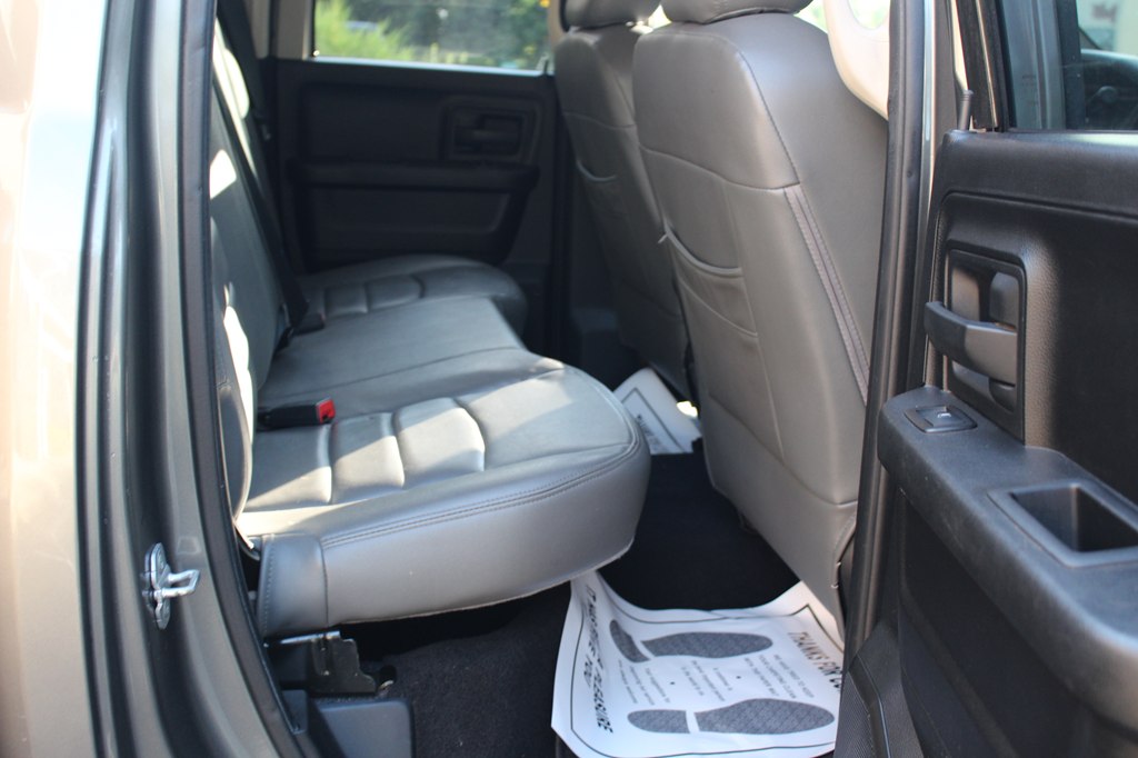 Photo 6 of this RAM 1500