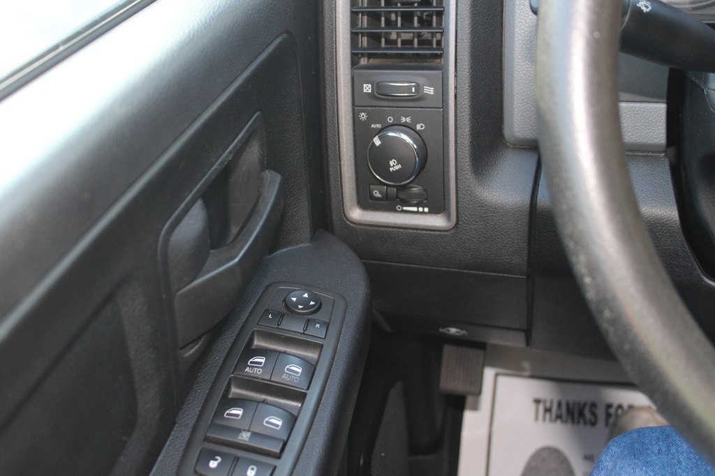 Photo 7 of this RAM 1500