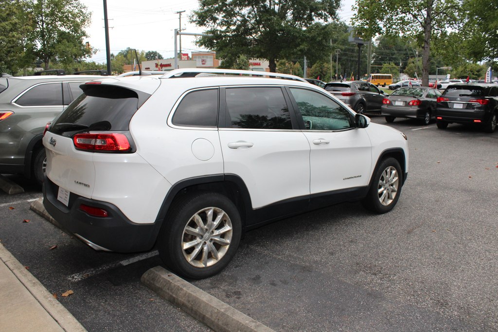 Photo 6 of this JEEP CHEROKEE