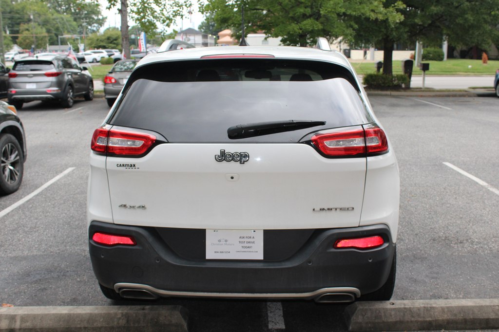 Photo 5 of this JEEP CHEROKEE
