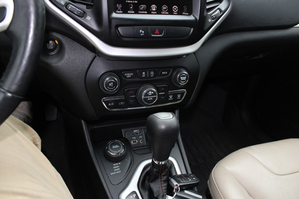 Photo 14 of this JEEP CHEROKEE