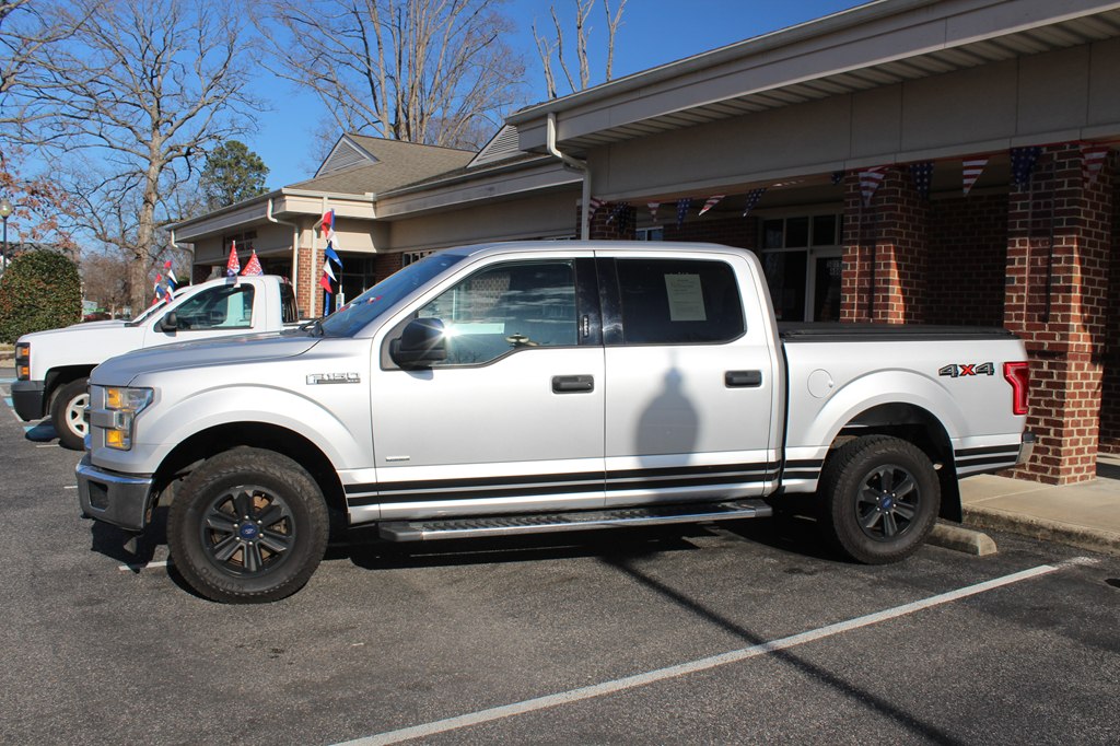 Photo 2 of this FORD F-150