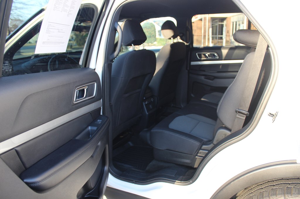 Photo 10 of this FORD EXPLORER