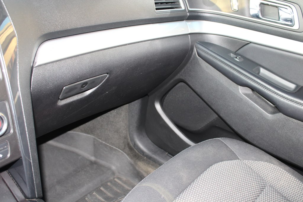 Photo 16 of this FORD EXPLORER