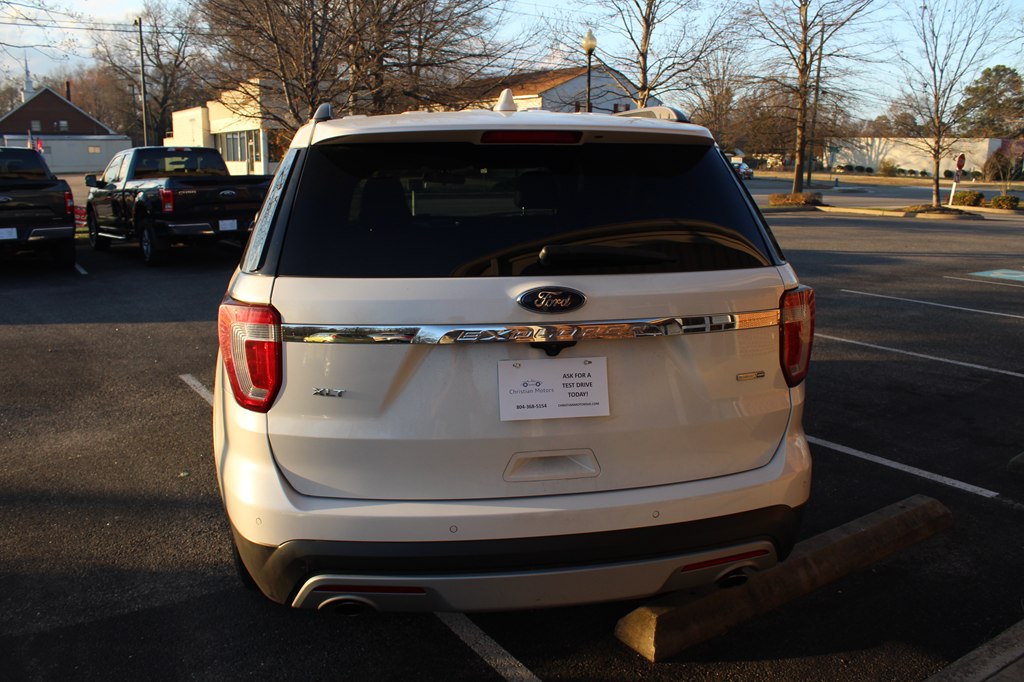 Photo 5 of this FORD EXPLORER