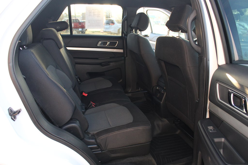 Photo 11 of this FORD EXPLORER