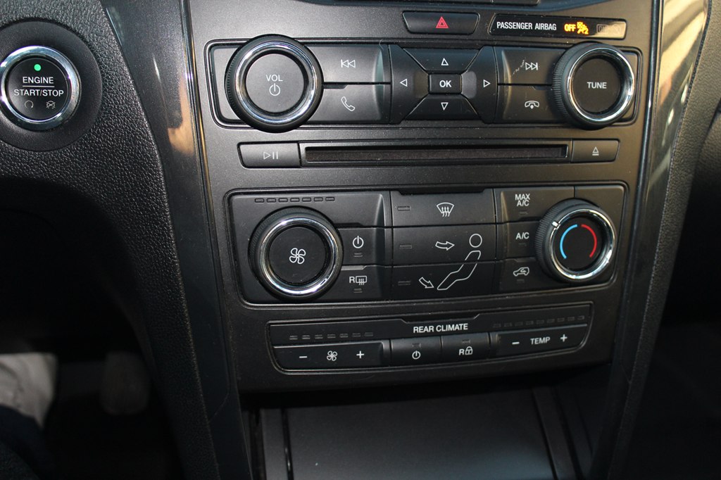 Photo 18 of this FORD EXPLORER
