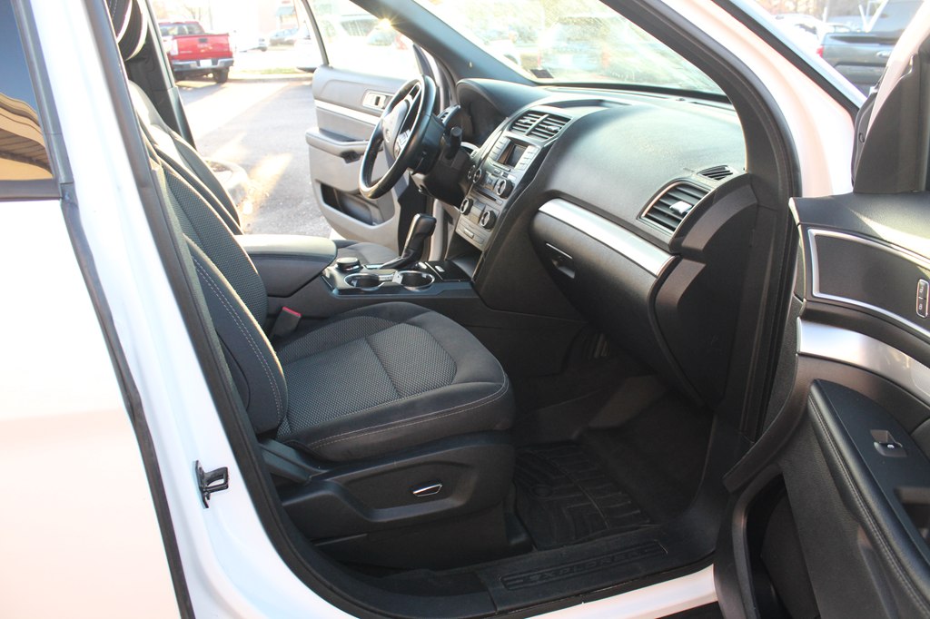 Photo 12 of this FORD EXPLORER