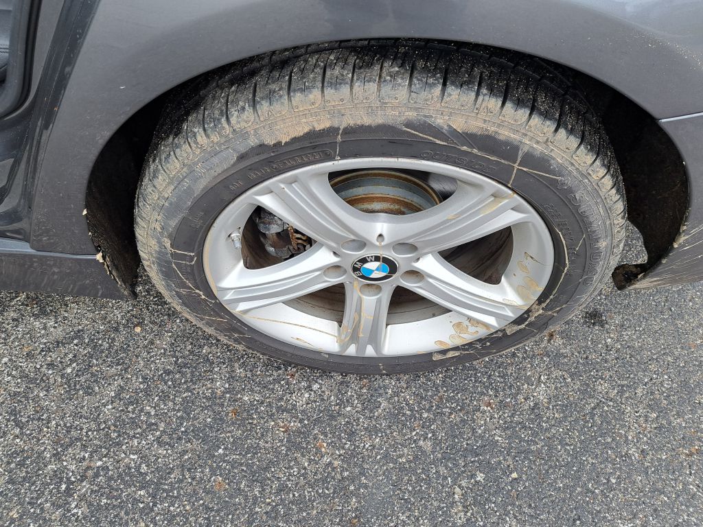 Photo 16 of this BMW 3 SERIES