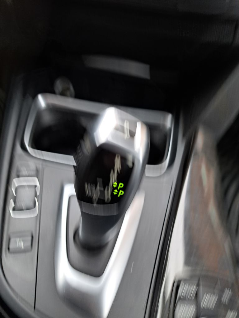 Photo 9 of this BMW 3 SERIES