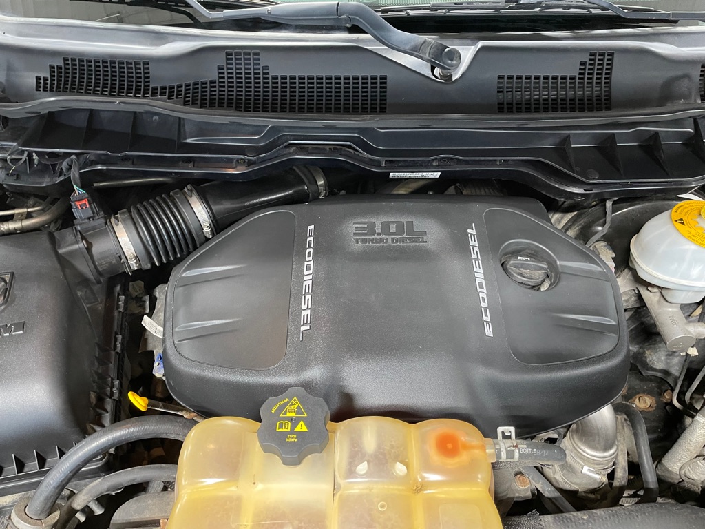 Photo 39 of this RAM 1500