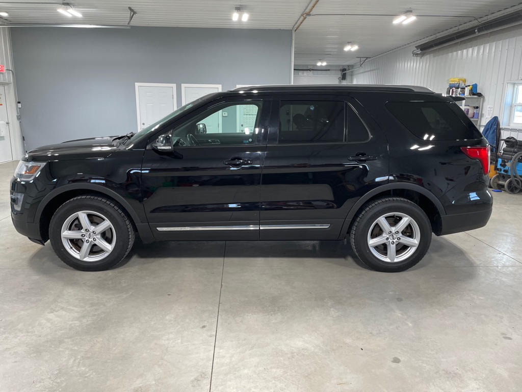 Photo 4 of this FORD EXPLORER