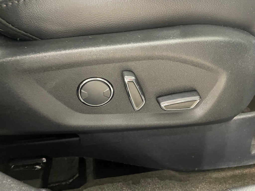 Photo 28 of this FORD EXPLORER