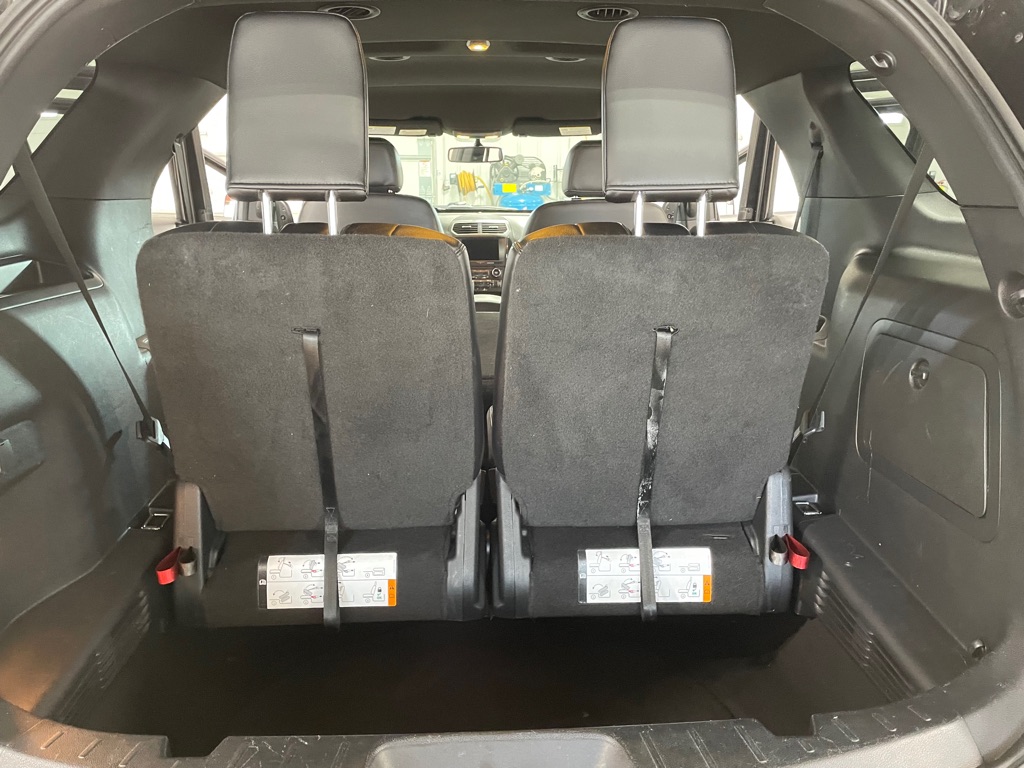 Photo 19 of this FORD EXPLORER