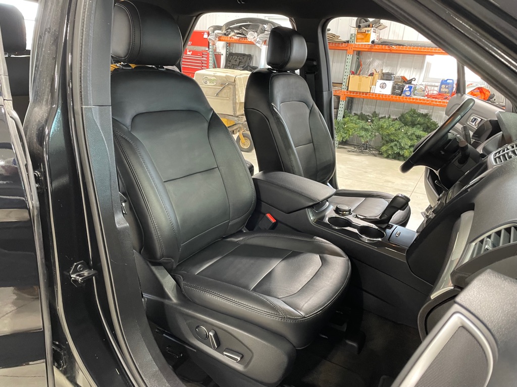 Photo 27 of this FORD EXPLORER