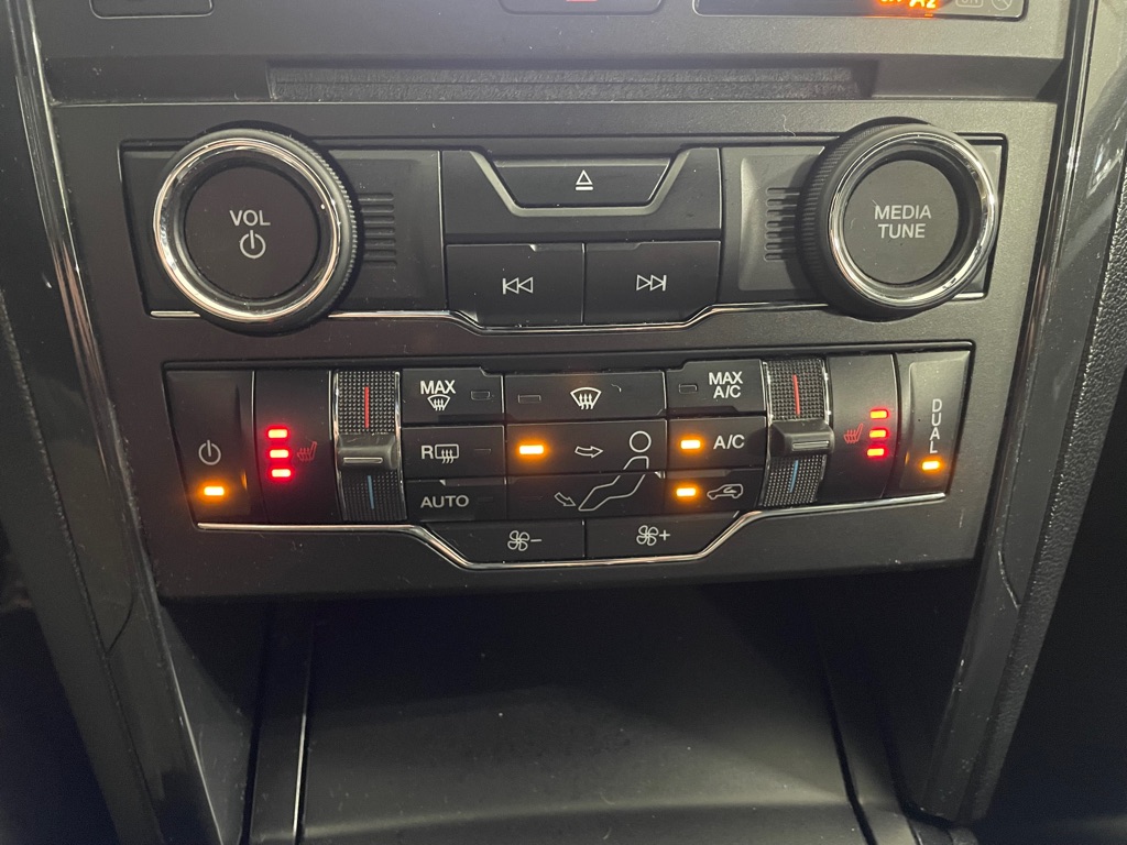 Photo 37 of this FORD EXPLORER