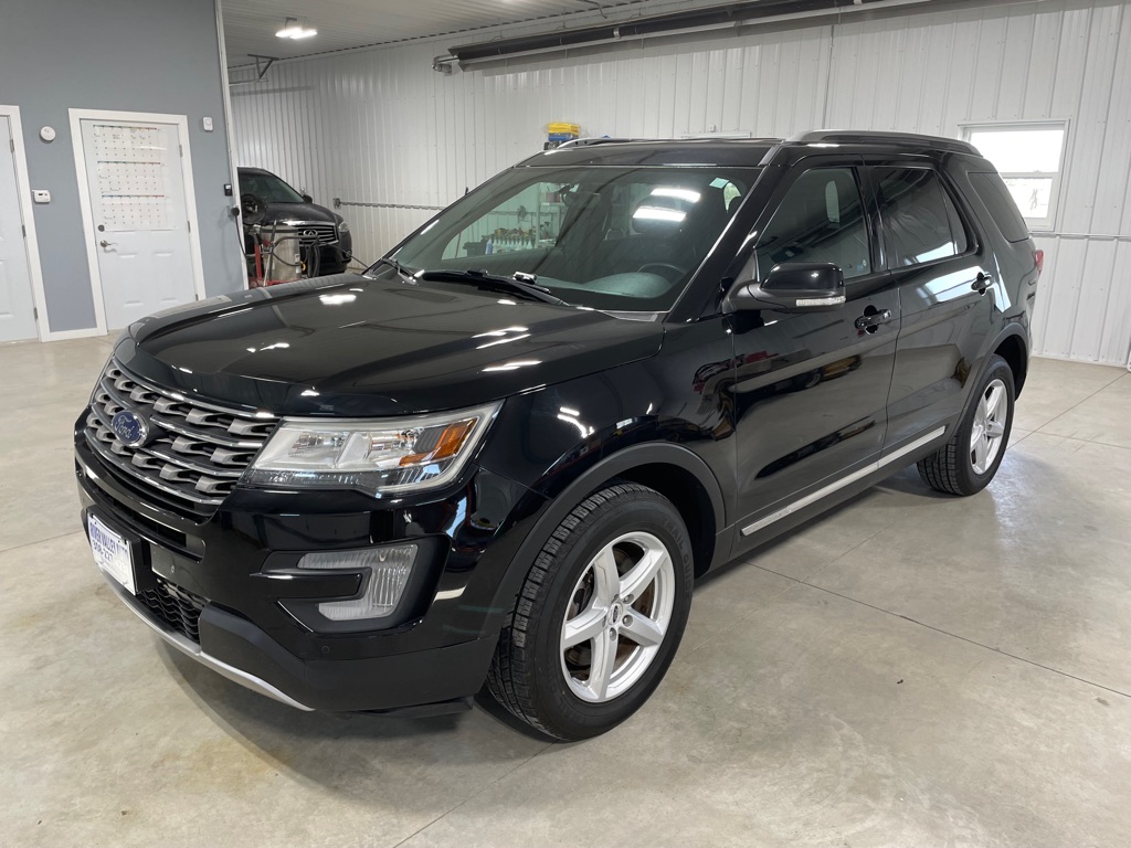 Photo 3 of this FORD EXPLORER