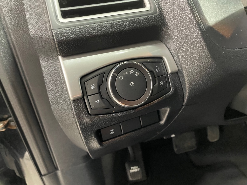 Photo 31 of this FORD EXPLORER