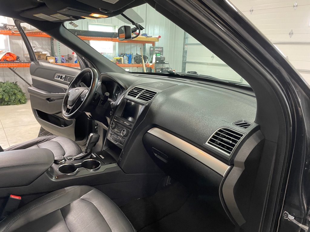 Photo 26 of this FORD EXPLORER