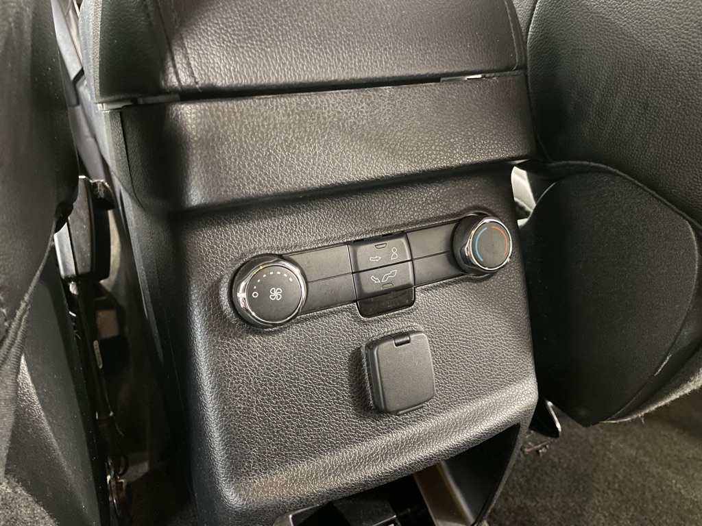 Photo 16 of this FORD EXPLORER