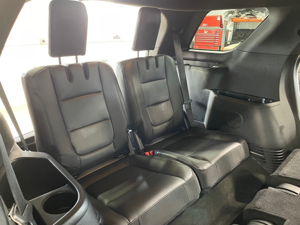 Photo 24 of this FORD EXPLORER