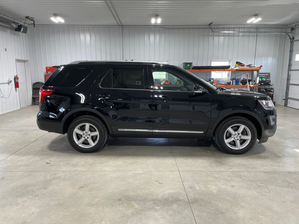 Photo 8 of this FORD EXPLORER