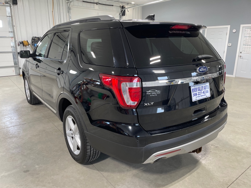 Photo 5 of this FORD EXPLORER
