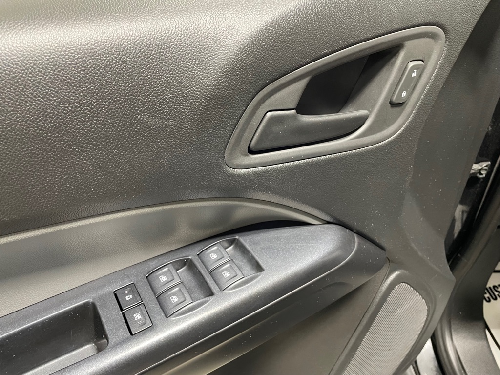 Photo 11 of this CHEVROLET COLORADO