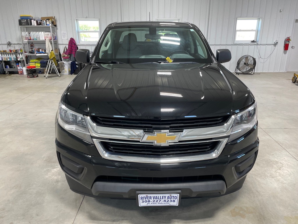 Photo 2 of this CHEVROLET COLORADO