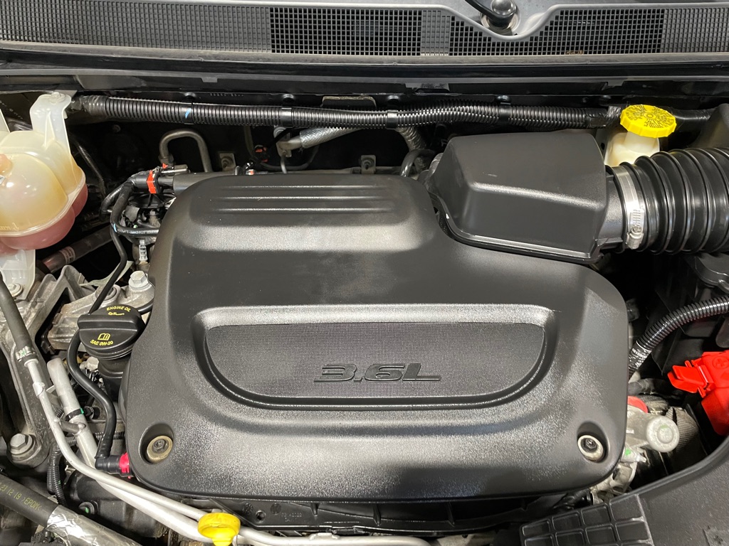 Photo 35 of this CHRYSLER PACIFICA