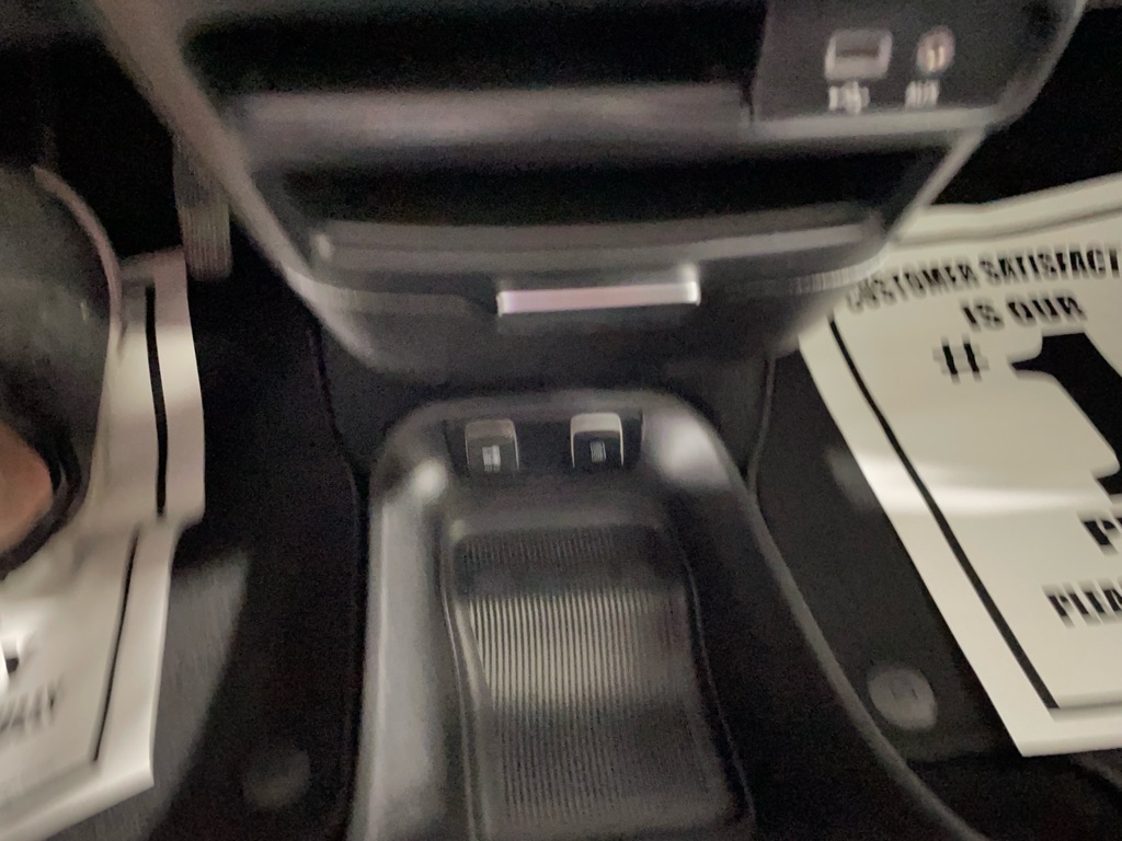 Photo 31 of this CHRYSLER PACIFICA
