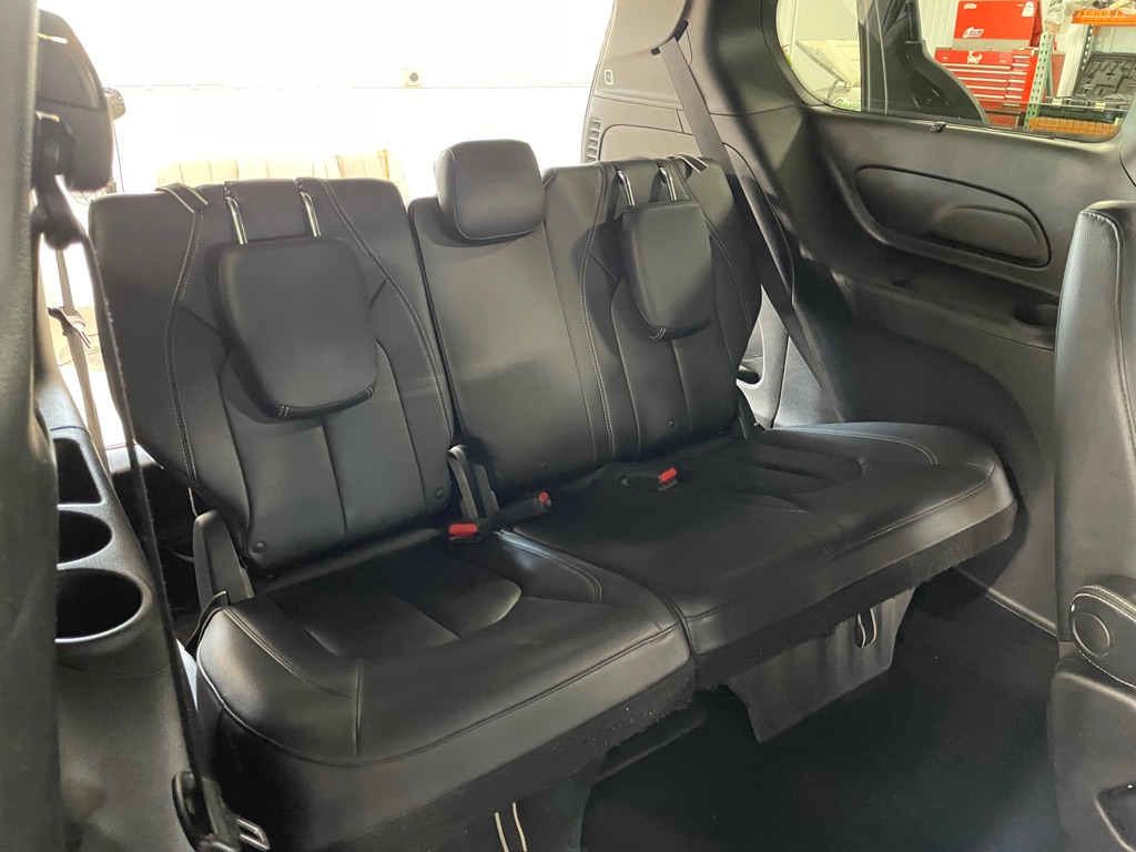 Photo 17 of this CHRYSLER PACIFICA