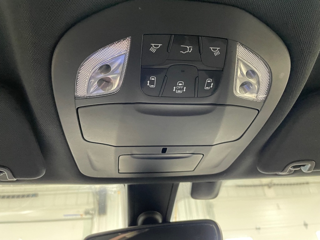 Photo 33 of this CHRYSLER PACIFICA