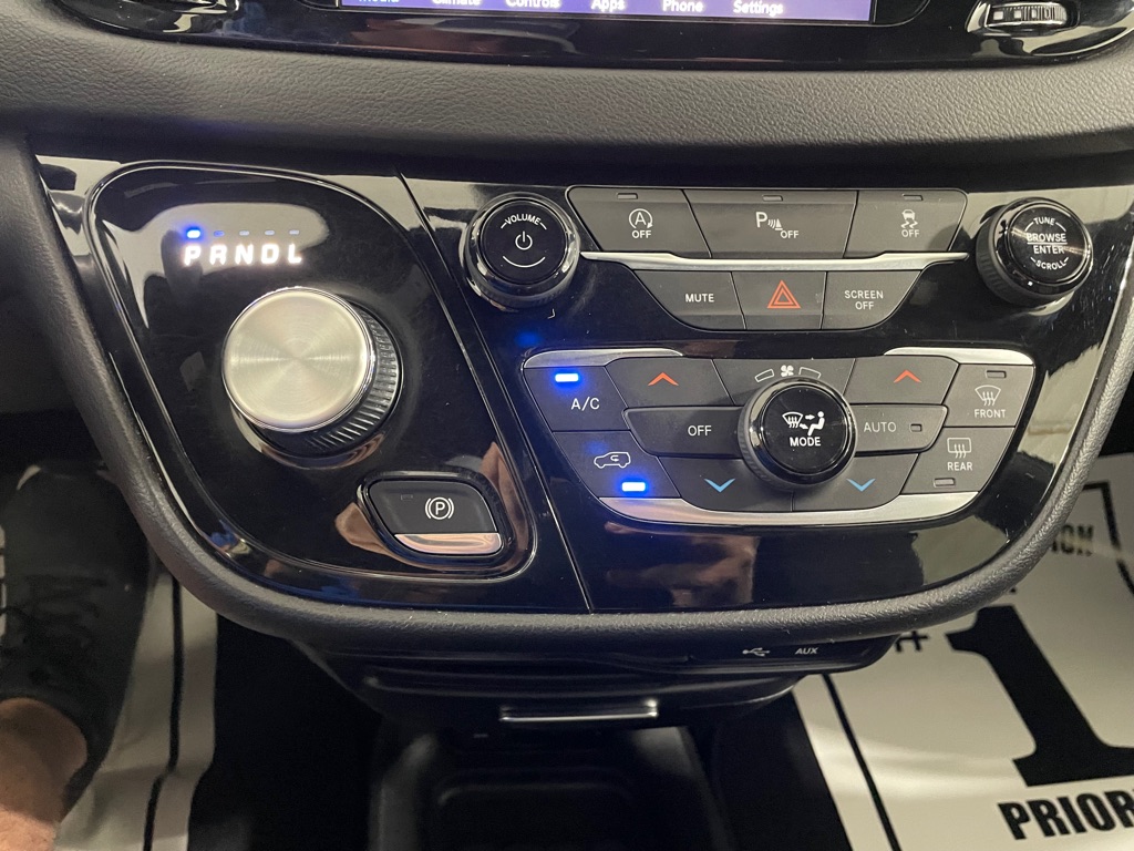 Photo 30 of this CHRYSLER PACIFICA