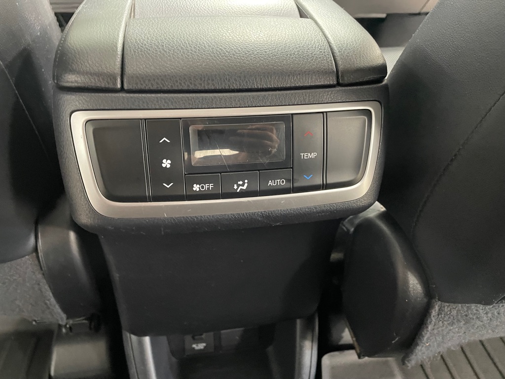 Photo 17 of this TOYOTA HIGHLANDER
