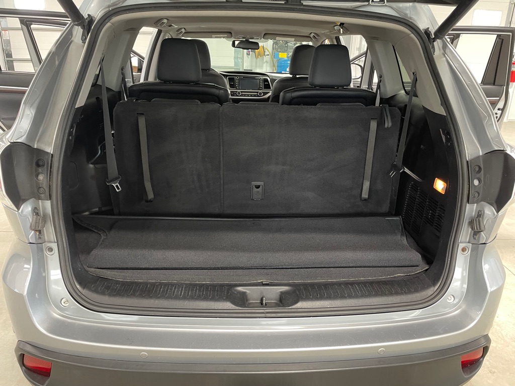 Photo 19 of this TOYOTA HIGHLANDER